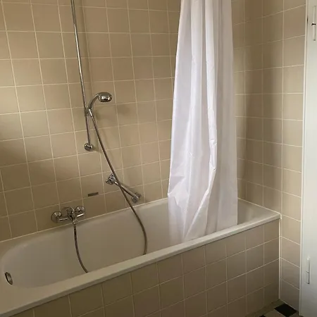 Monteurunterkunft Haus Schwarzenmoor بيت للعطل *